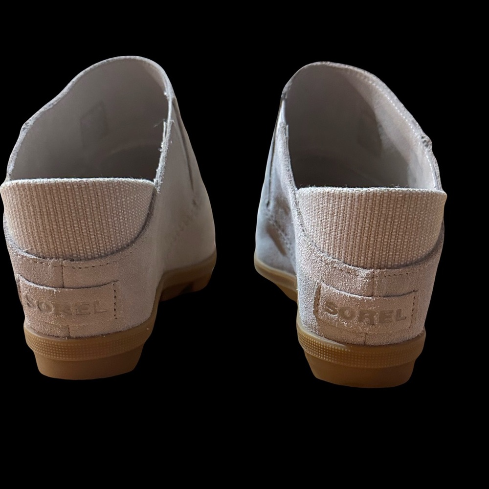Sorel Gray and Tan Boots - Picture 4 of 5